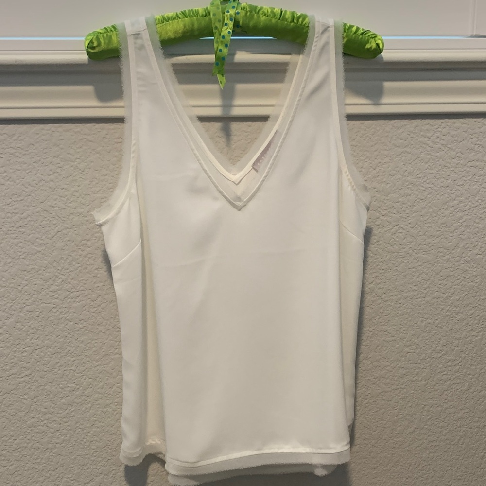 Chelsea28 Nordstrom Raw Edge V-Neck Sleeveless Tank in Cream Size S